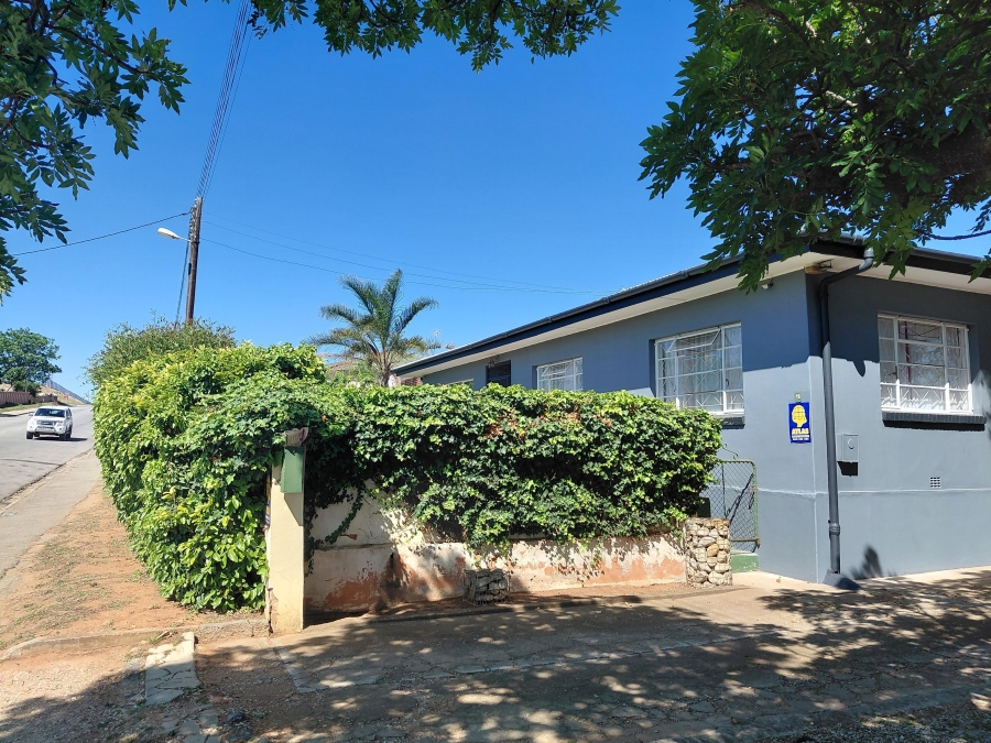 3 Bedroom Property for Sale in Bothasrus Eastern Cape